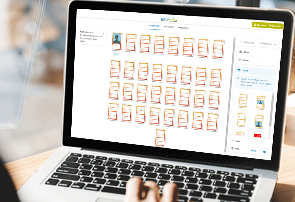 Quiz-Karten online im Quiz-Konfigurator selbst gestalten und drucken. Mann erstellt eigenes Quiz online und bearbeitet die Karten am Laptop.
