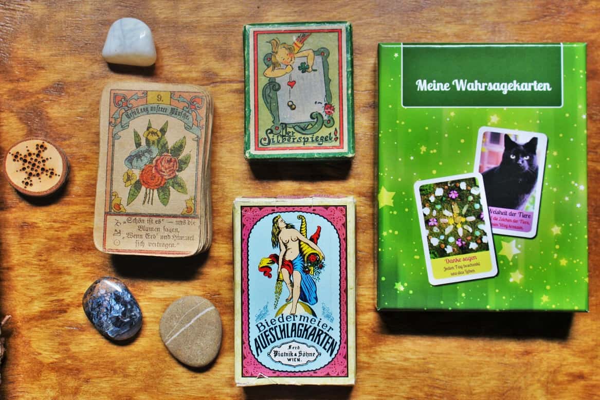 Lenormand- und Kipperkarten haben interessante Hintergründe